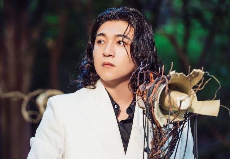 Sungjin mengungkapkan jika debut DAY6 butuh banyak kesabaran. (X @day6official) - Image