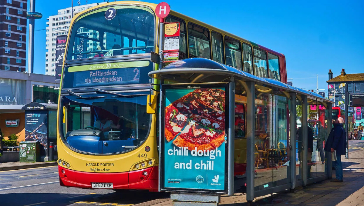&nbsp;Bus umum yang bisa digunakan oleh siapa saja.&nbsp;(Michaelasbest/ Shutterstock)