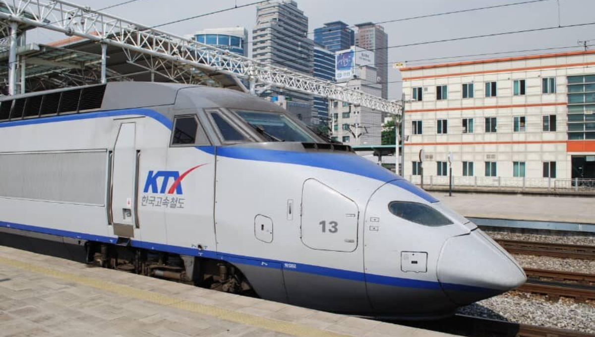 Kereta cepat di Seuol yang siap mengantar kemanapun tujuan kamu.&nbsp;(HIgh Speed Rail Aliance)