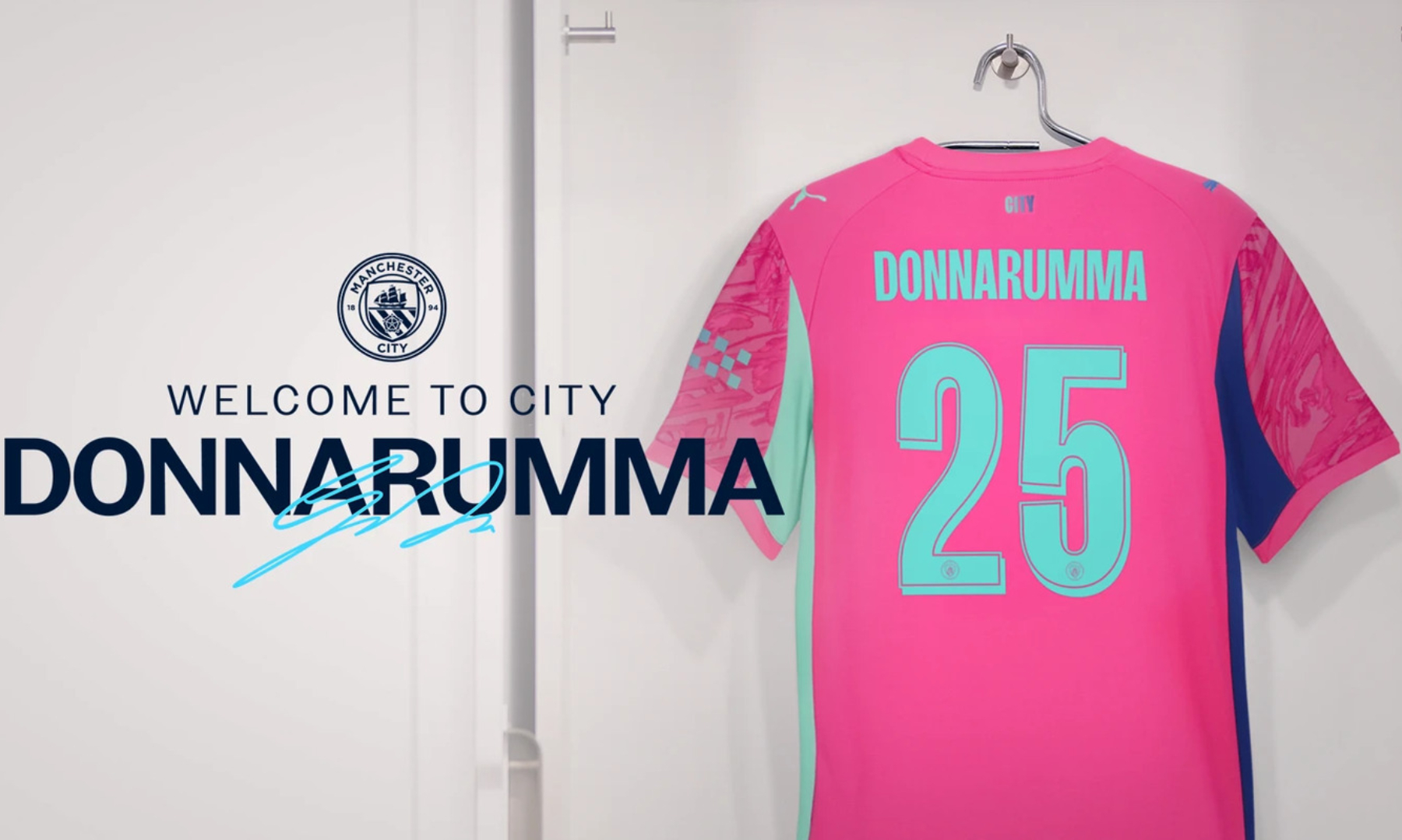 Gianluigi Donnarumma akan mengenakan nomor punggung 25 di Manchester City. (Dok. Manchester City) - Image