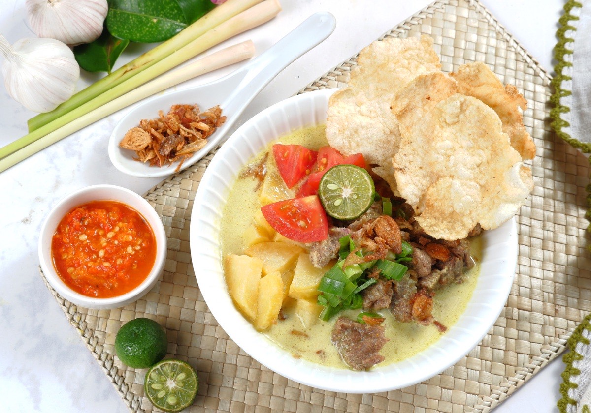 Semangkuk Soto Betawi (Ilustrasi Canva) - Image