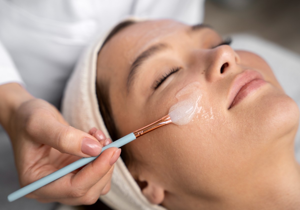Ilustrasi face peel (Dok. Freepik) - Image