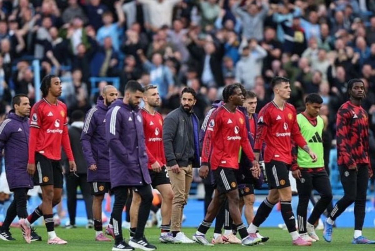 Usai kalah telak 3-0 atas Manchester CIty, masa depan kepelatihan Amorim bersama Setan Merah dipertanyakan. (Getty Images) - Image