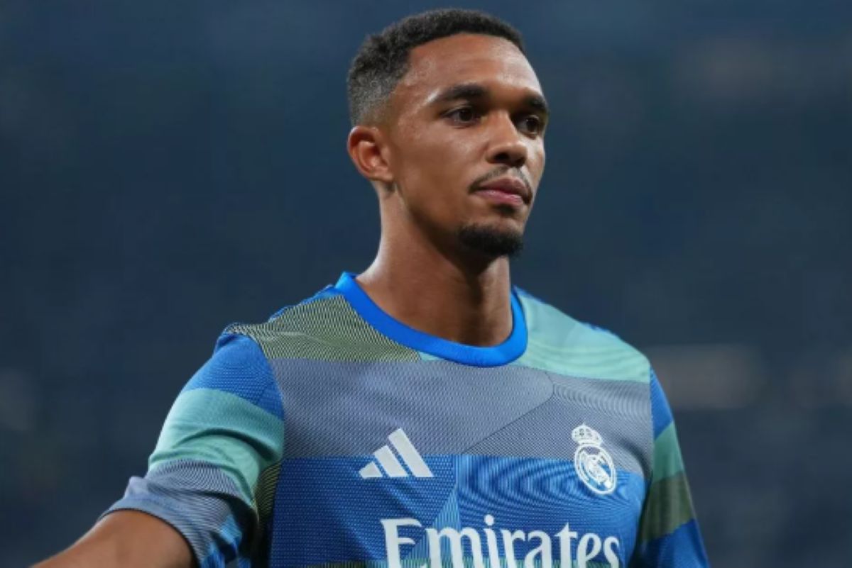 Trent Alexander-Arnold berebut tempat utama bersama Carvajal di Real Madrid musim ini. (Mirror) - Image