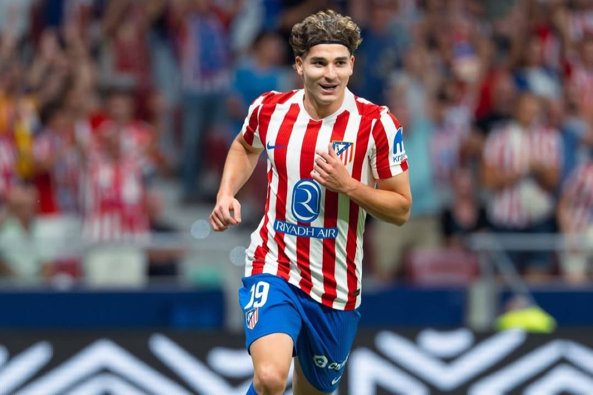 Julian Alvarez absen karena cedera saat Atletico Madrid lawan Liverpool di Liga Champions. (Istimewa) - Image