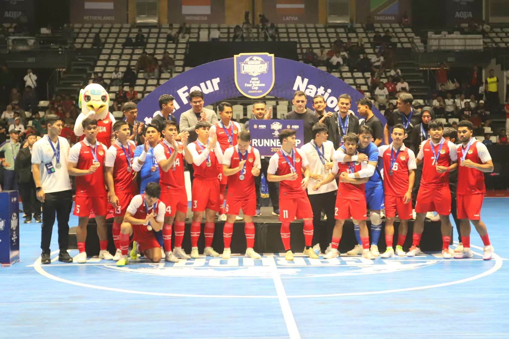 Timnas Futsal Indonesia pada turnamen Futsal Four Nations Cup 2025 di GBK Basket Hall, Senayan, Jakarta, Minggu (21/9/2025). (Dery Ridwansah/ JawaPos.com) - Image