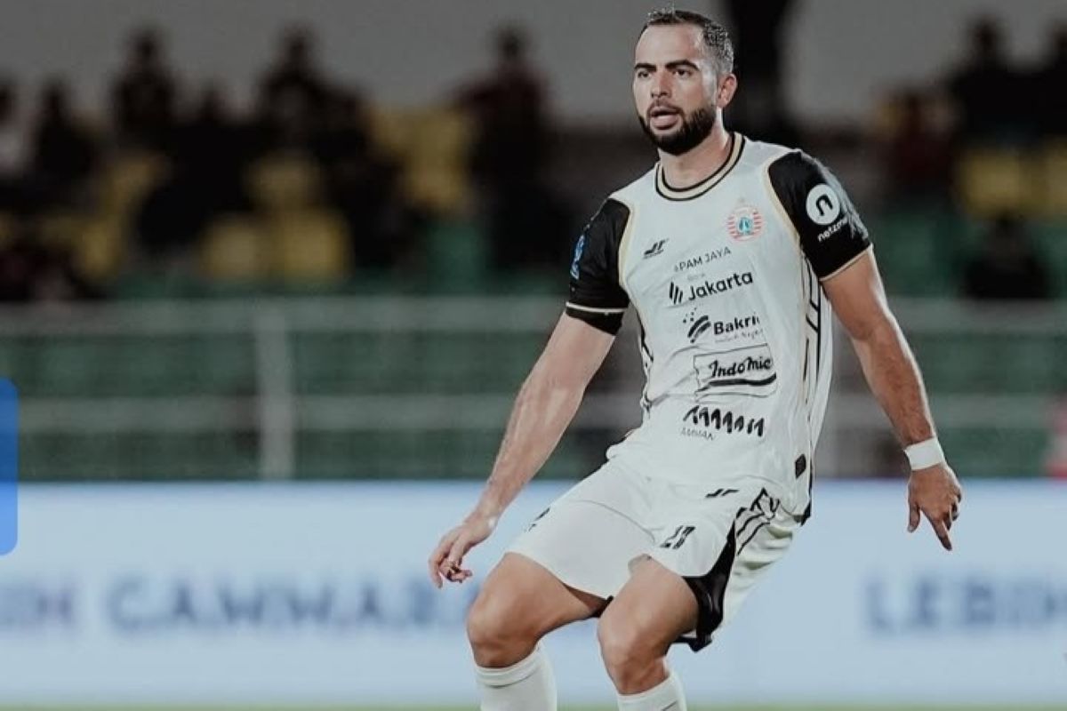 Bek Persija Jordi Amat. (Media Persija) - Image