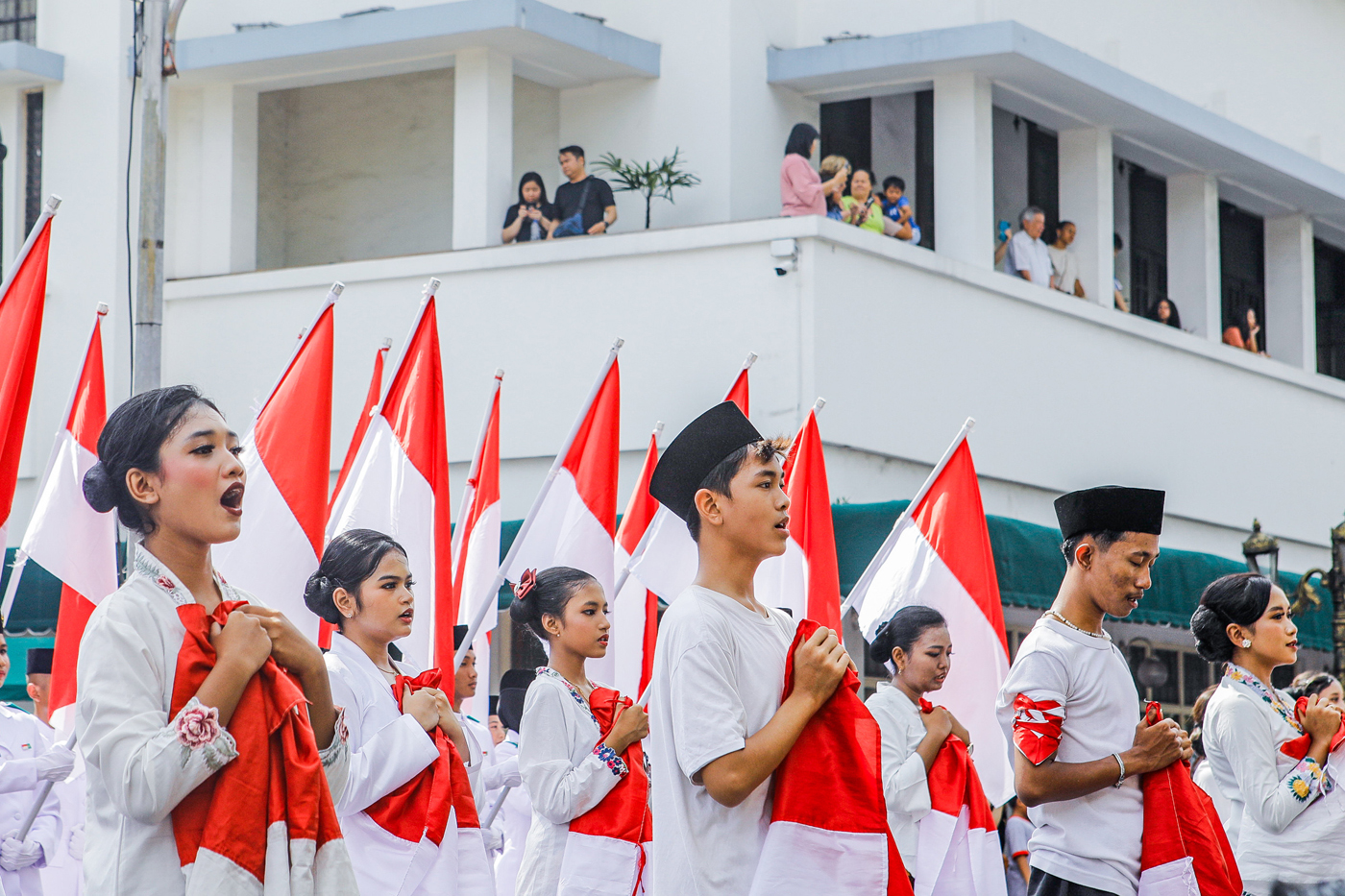 Sejumlah penampil mementaskan drama insiden perobekan bendera Belanda, di Hotel Majapahit Jalan Tunj