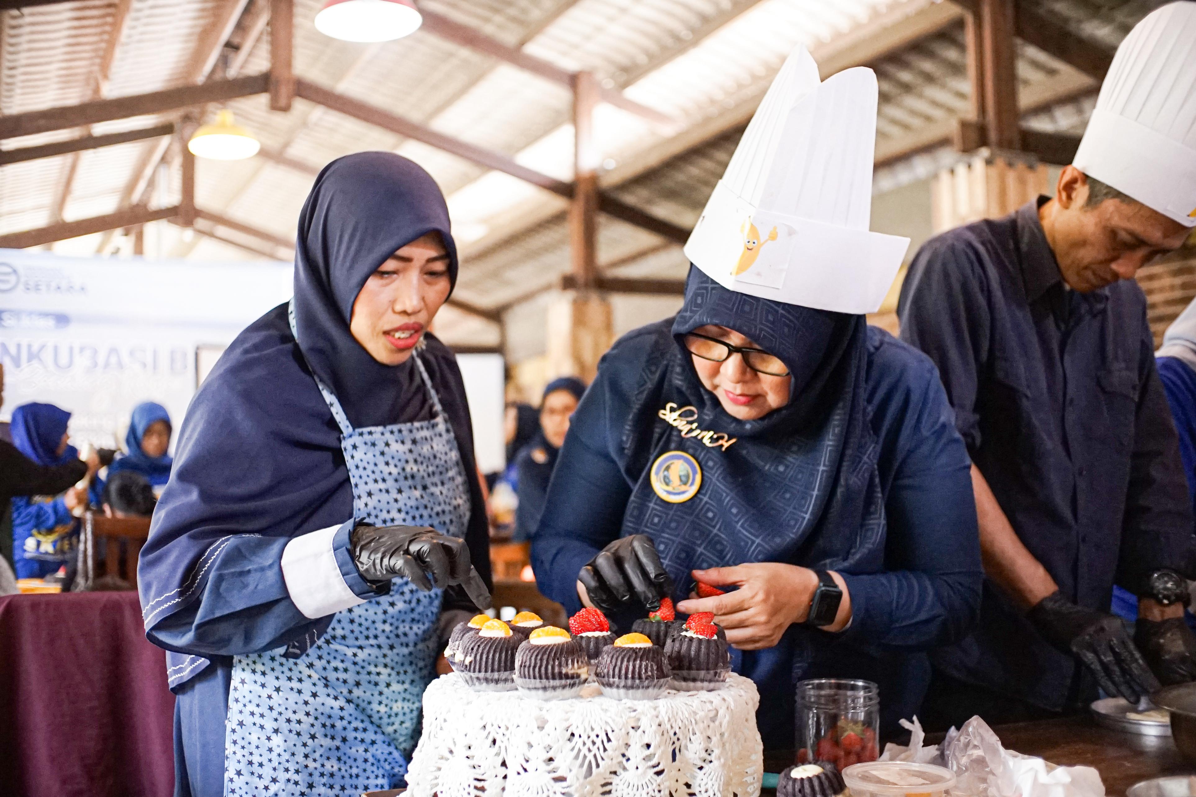 Pelatihan keterampilan membuat bolu dan pizza di Kedai Selasih, Jalan Cikutra Baru VI, Neglasari, Cibeunying Kaler, Kota Bandung pada Minggu (21/9/2025). (Istimewa) - Image