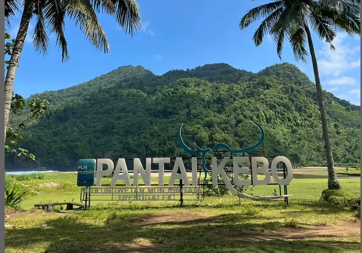 Pantai Kebo di Munjungan (TikTok @rivalndr) - Image