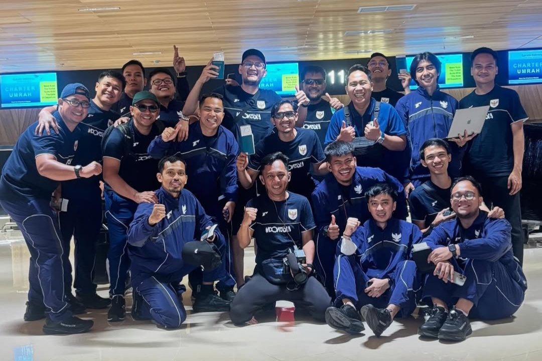 Ofisial Timnas Indonesia jadi gerbong pertama yang berangkat menuju Arab Saudi jelang putaran keempat Kualiifikasi Piala Dunia 2026 zona Asia. (Dok: Instagram tegardiokta) - Image