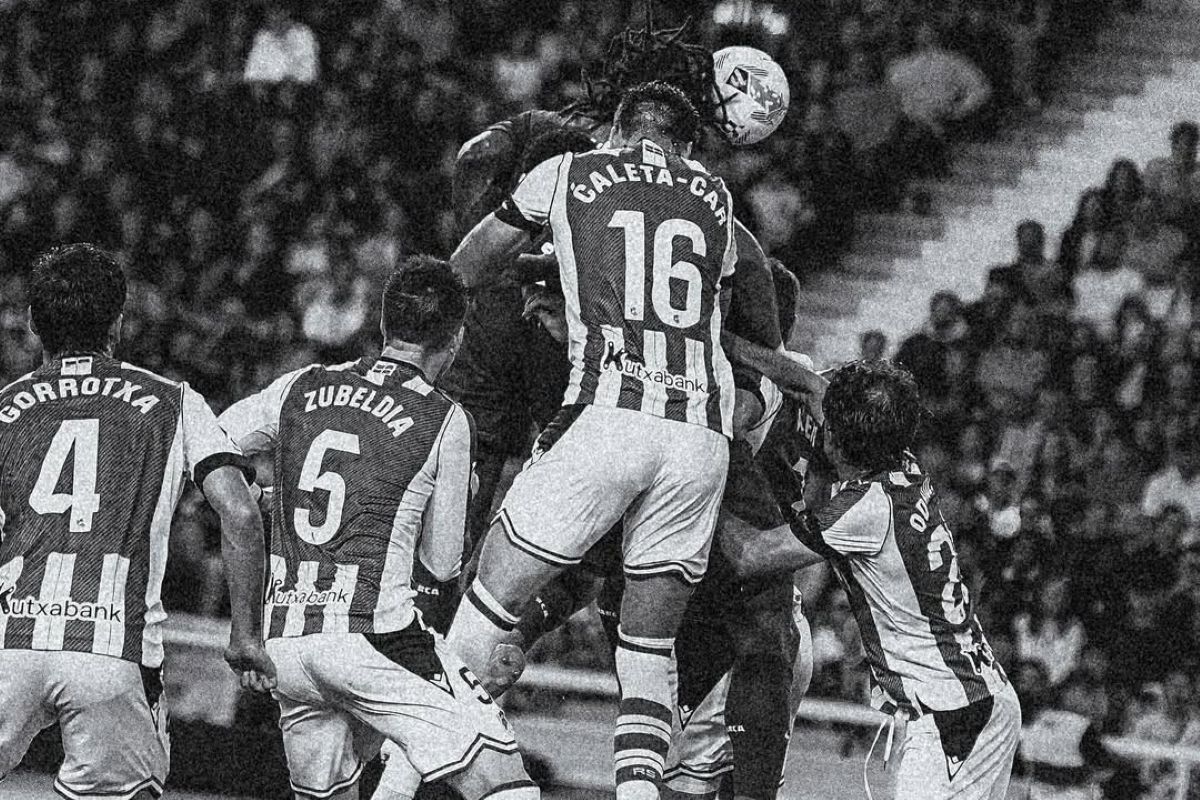 Tandukan Kounde ke Gawang Real Sociedad. (Instagram/@jkeey4) - Image