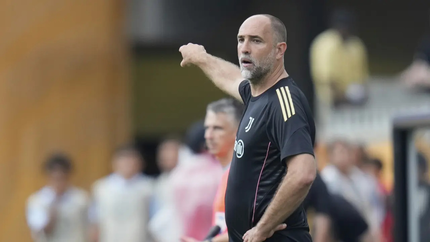 Igor Tudor minta maaf kepada para penggemar setelah kebobolan di menit akhir. (AP Photo/John Raoux) - Image