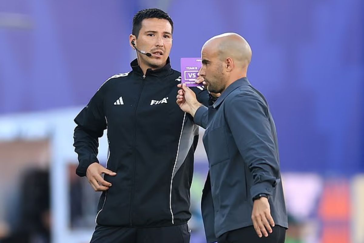 FIFA perkenalkan kartu hijau di Piala Dunia U-20. (FIFA/Getty Images). - Image