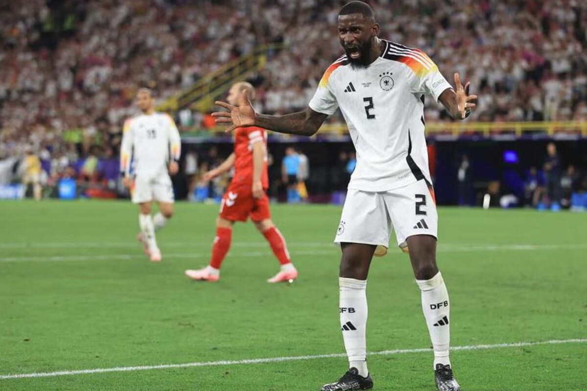 Antonio Rudiger saat membela timnas Jerman. (Dok UEFA) - Image
