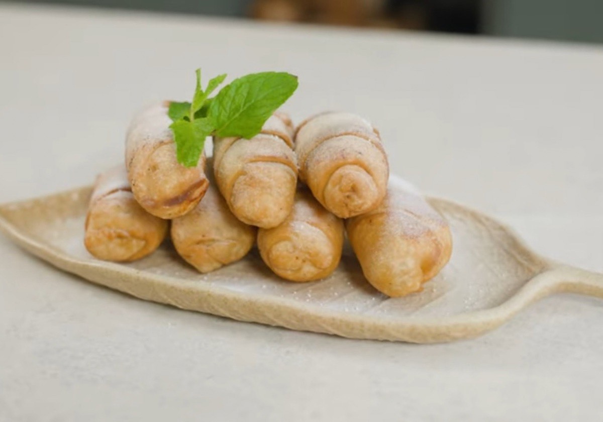 Pisang molen isi cokelat keju (Dok. YouTube Willgoz Kitchen) - Image