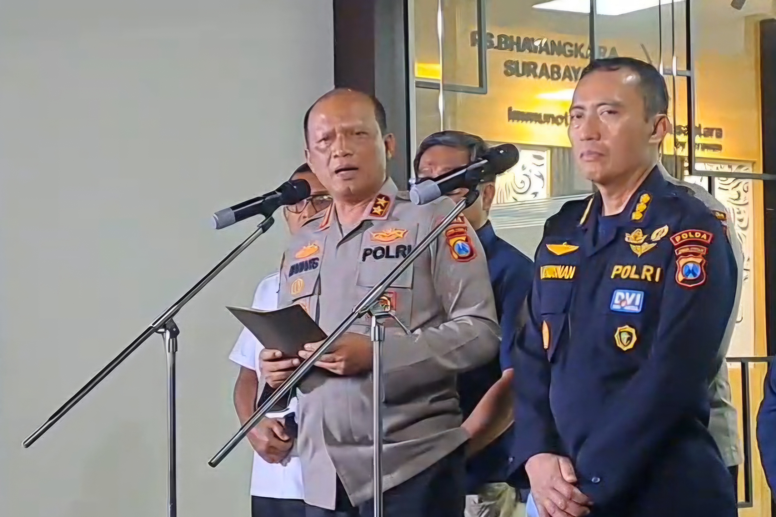 Polda Jatim Mulai Dalami Kasus Ambruknya Bangunan Ponpes Al Khoziny Sidoarjo, 17 Saksi Diperiksa. (Istimewa) - Image
