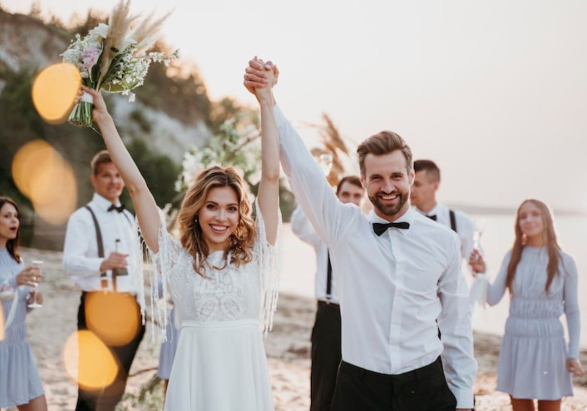 9 Pilihan Lagu Romantis untuk Pernikahan, Cocok Mengiringi Momen Spesial Sepanjang Hidup - Image