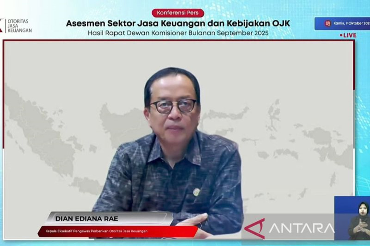 Kepala Eksekutif Pengawas Perbankan OJK Dian Ediana Rae menyampaikan pemaparannya dalam Konferensi Pers Rapat Dewan Komisioner Bulanan (RDKB) September 2025 di Jakarta, Kamis (9/10/2025). - Image