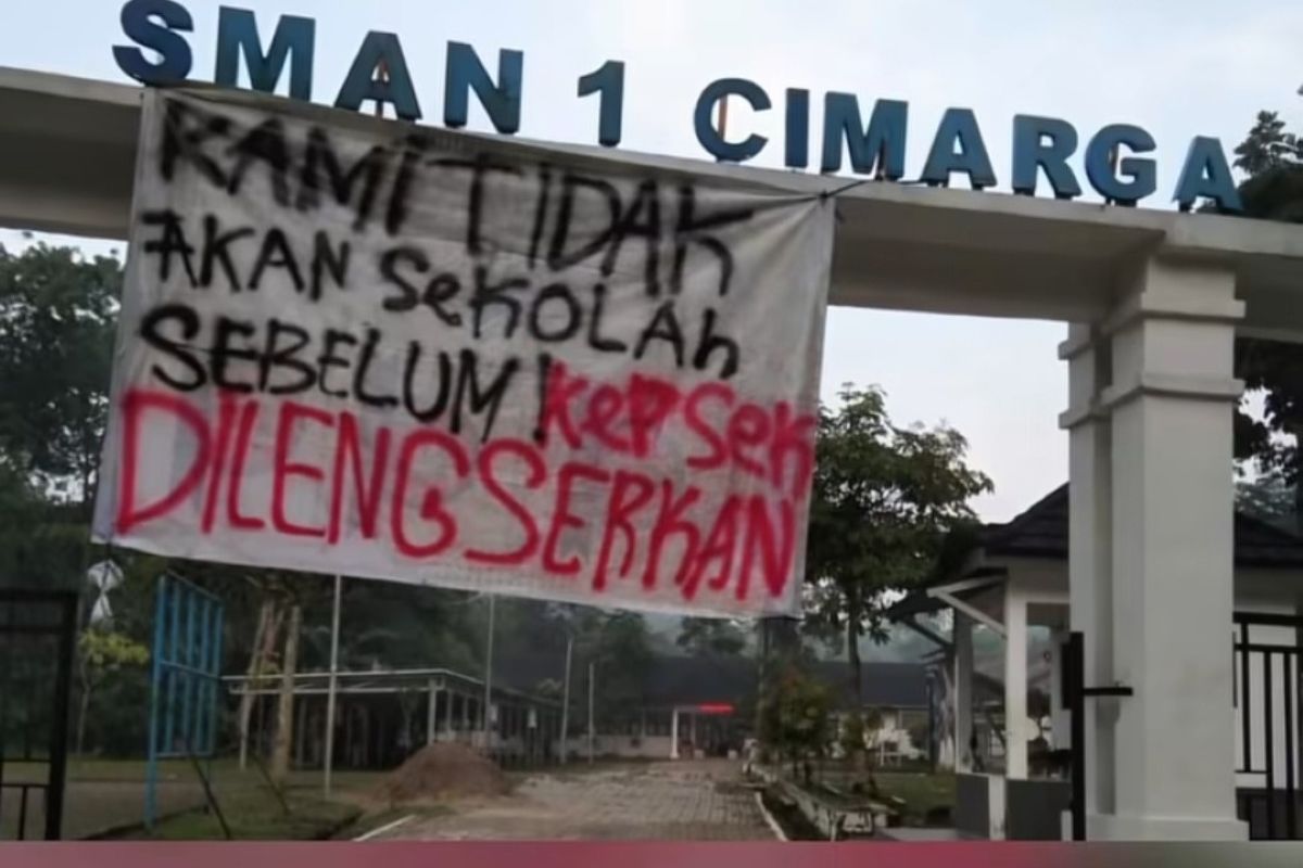 Siswa SMAN 16 Cimarga melaporkan kepala sekolah ke polisi setelah diduga menerima kekerasan usai ketahuan merokok. (Istimewa) - Image
