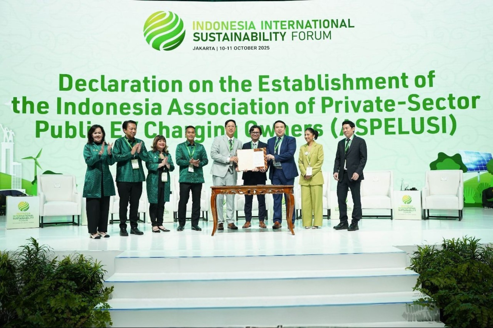 Pembentukan Asosiasi Pemilik Stasiun Pengisian Kendaraan Listrik Umum Swasta Indonesia (Indonesia Association of Private-Sector Public EV Charging Owners). - Image