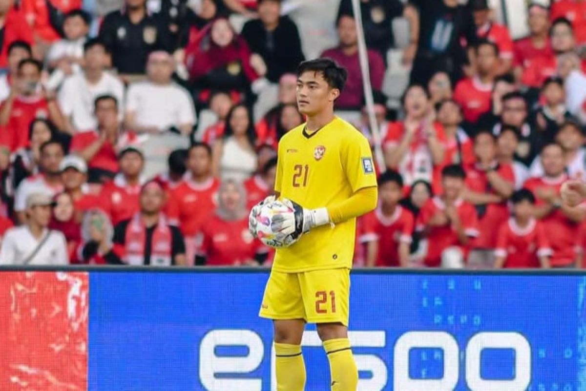 Kiper Persebaya Ernando Ari saat bela Timnas Indonesia. (Dok. Ernando Ari) - Image