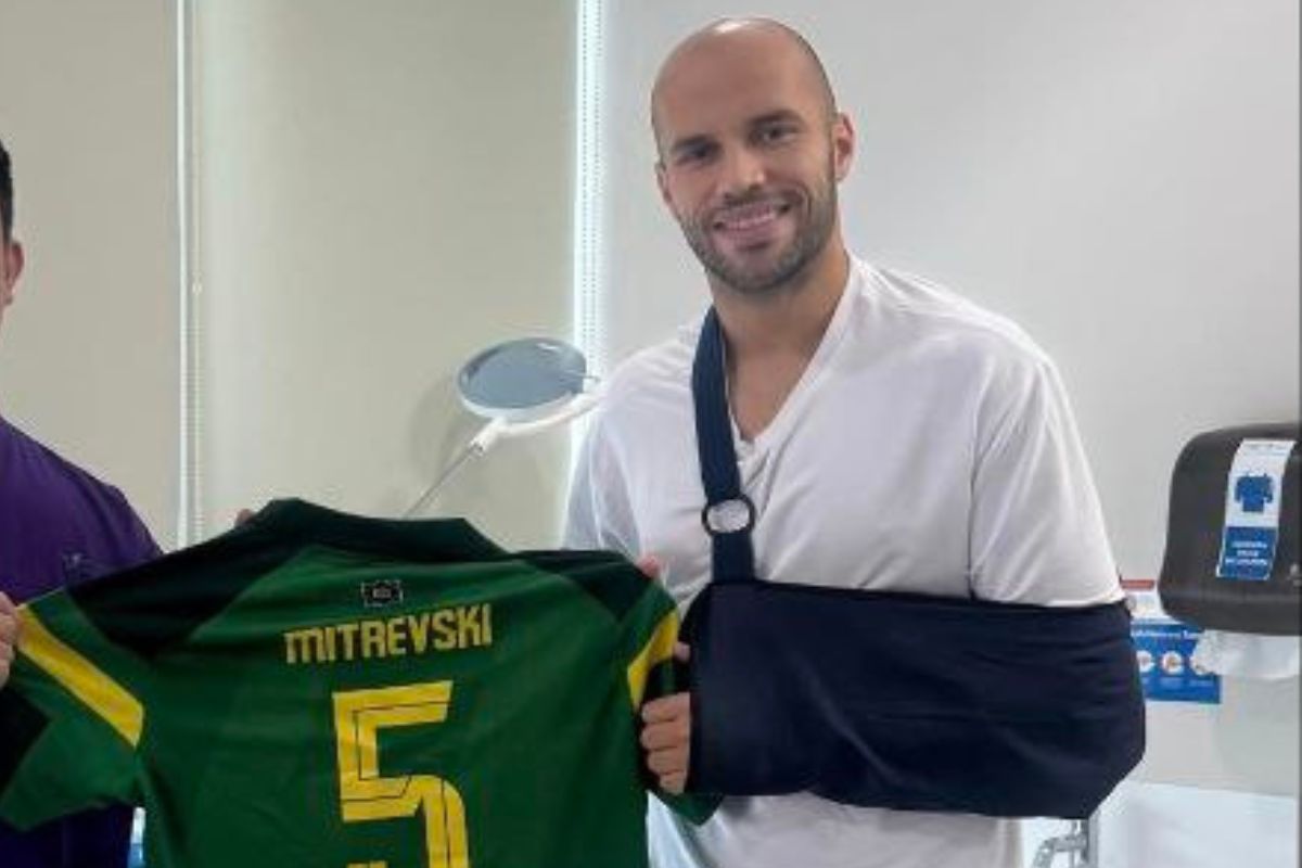 Risto Mitrevski harus absen di laga Persebaya Surabaya jamu Persija Jakarta. (Instagram @reyvaltum) - Image