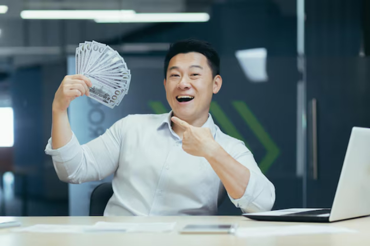 seseorang yang selalu didatangi harta./Freepik/user25451090 - Image