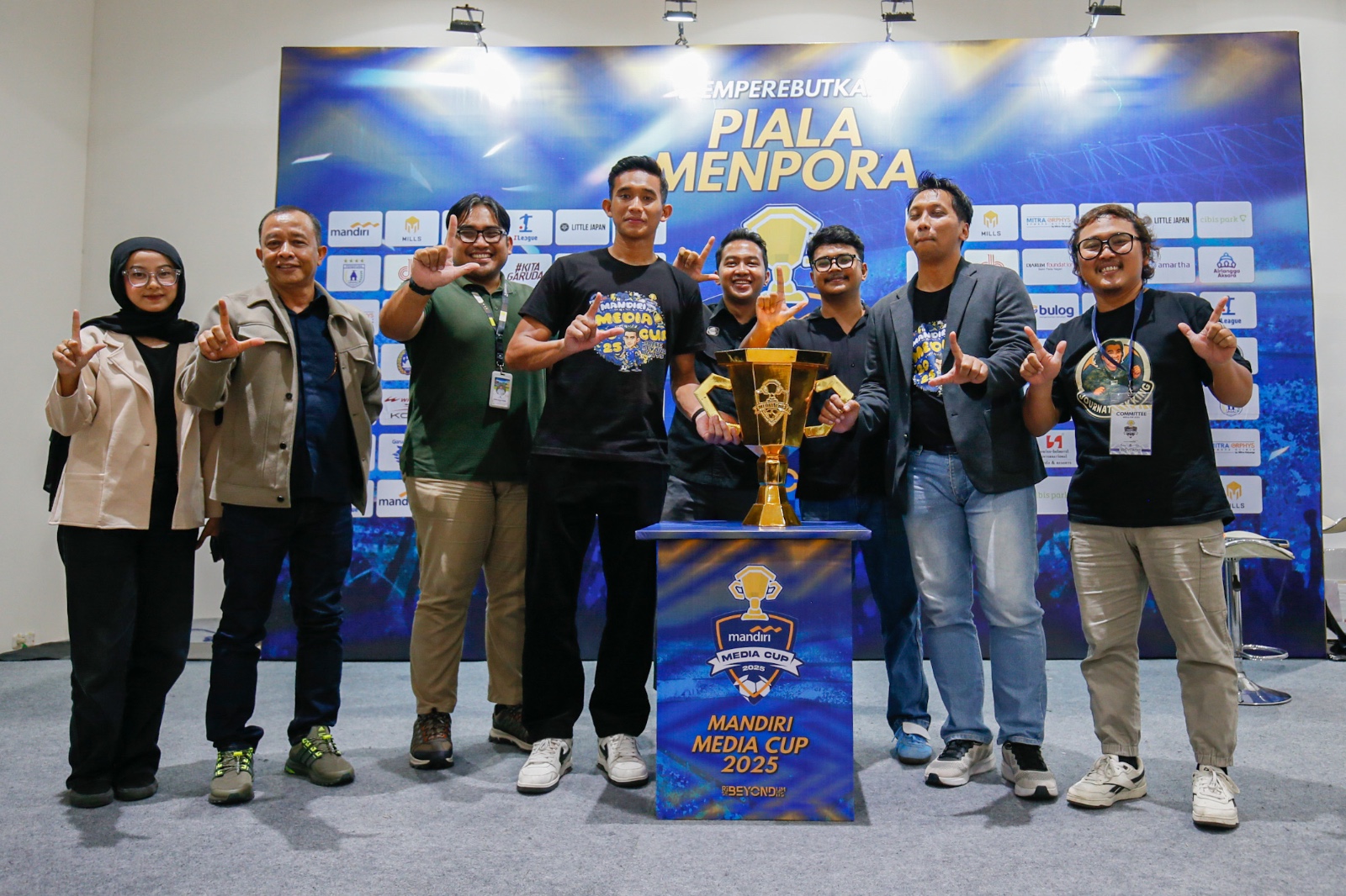 Bek Timnas Indonesia, Rizky Ridho resmi diumumkan sebagai brand ambassador Mandiri Media Cup 2025. (Dok. Piala Menpora)
