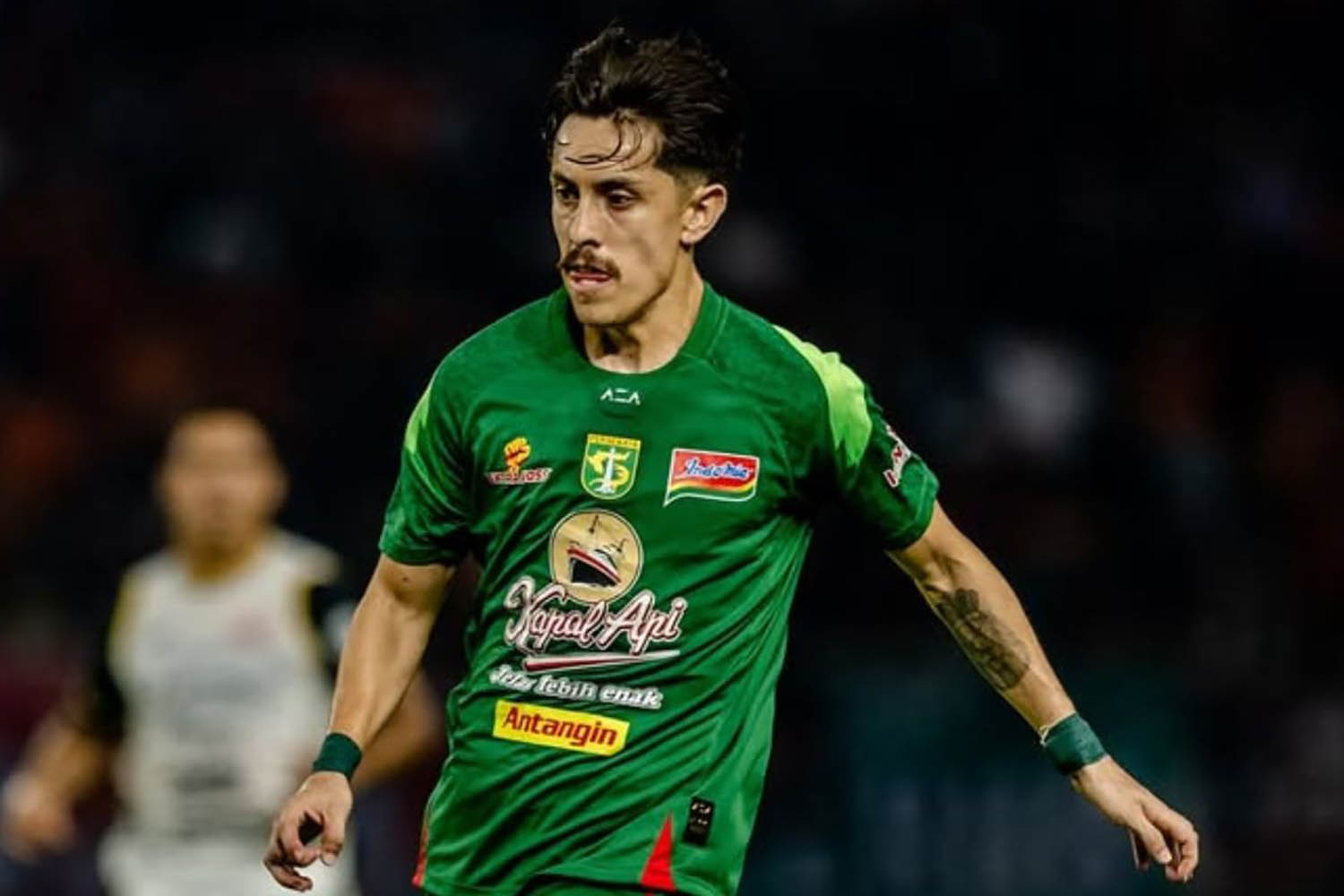 Francisco Rivera bangkitkan semangat tim dan Bonek usai Persebaya Surabaya kalah dari Persija Jakarta. (Dok. Persebaya Surabaya) - Image