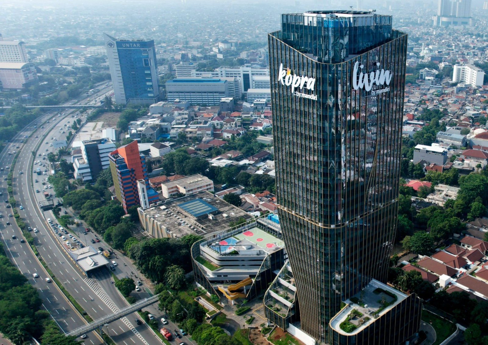 Bank Mandiri kembali menorehkan prestasi gemilang dengan berhasil mempertahankan gelar Best Bank in Indonesia dalam ajang bergengsi Global Finance World’s Best Bank Awards 2025. (Istimewa) - Image