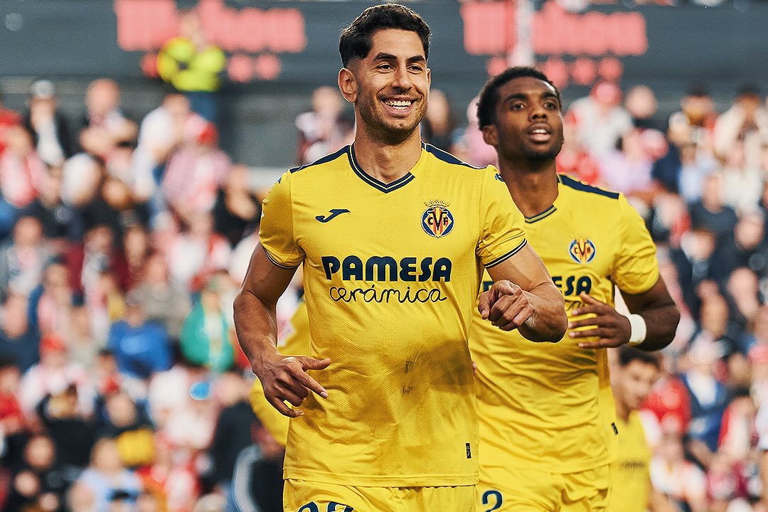 Ayoze Perez mewaspadai penguasaan bola Manchester City saat melawan Villarreal di matchday ketiga Liga Champions. (Dok. Ayoze Perez) - Image