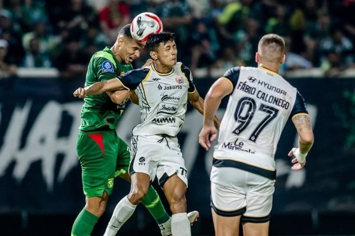 Pertindingan Persebaya kontra Persija dalam lanjutan super league pada Sabtu (18/10). (Media Persebaya) - Image