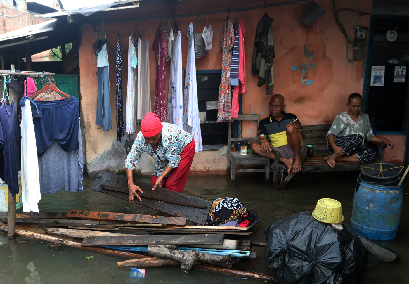 Akses alternatif menuju pusat kota dari arah timur juga terendam banjir