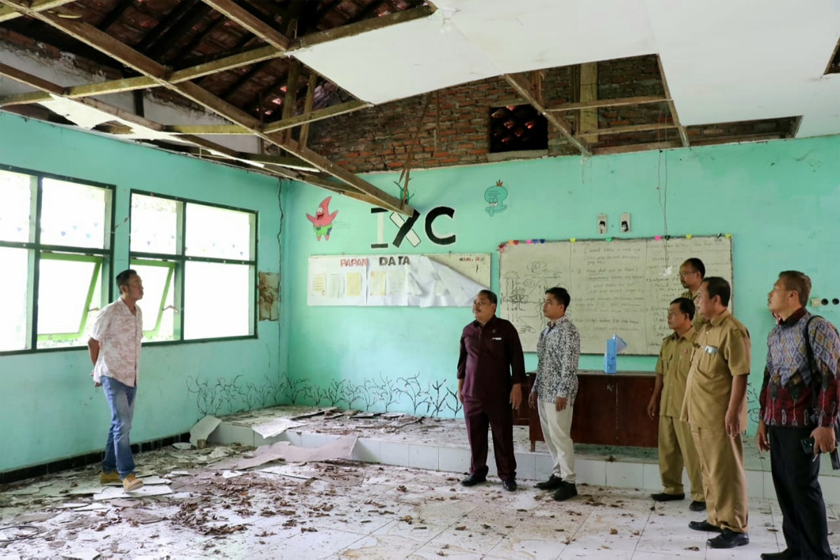 DPRD Kabupetan Gresik melakukan sidak sarana sekolah. ((DPRD Kabupaten Gresik)