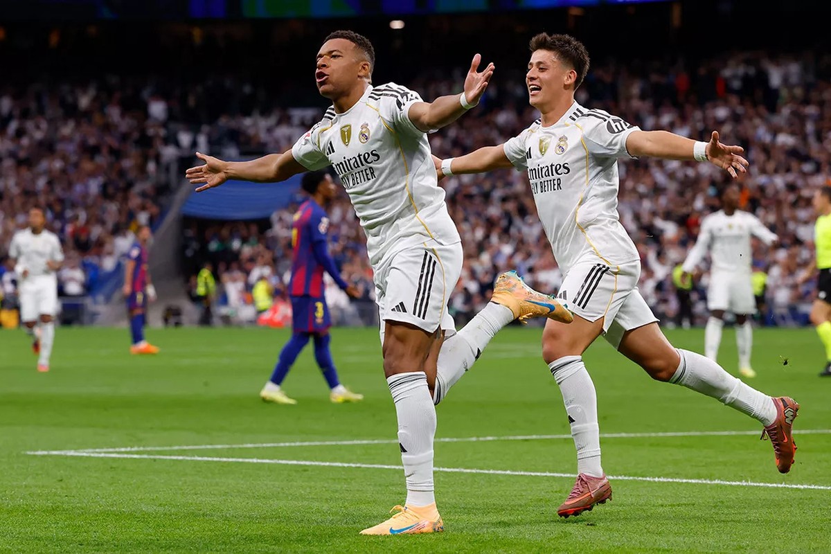Selebrasi Kylian Mbappe setelah cetak gol ke gawang Barcelona. (Dok Real Madrid) - Image