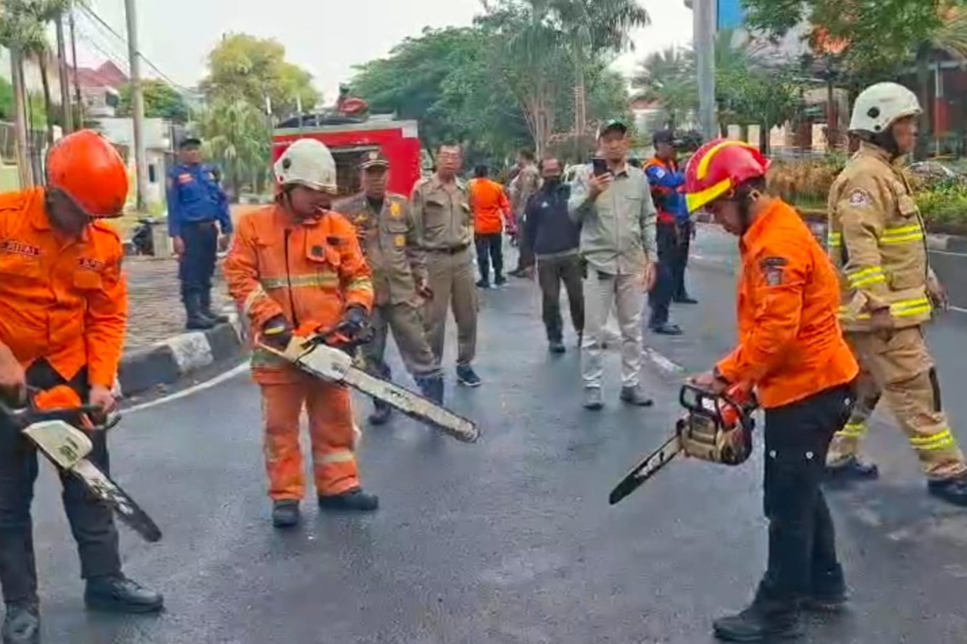 Antisipasi Banjir dan Pohon Tumbang, BPBD Surabaya Gelar Simulasi Darurat di 26 Titik. (Humas Pemkot Surabaya) - Image