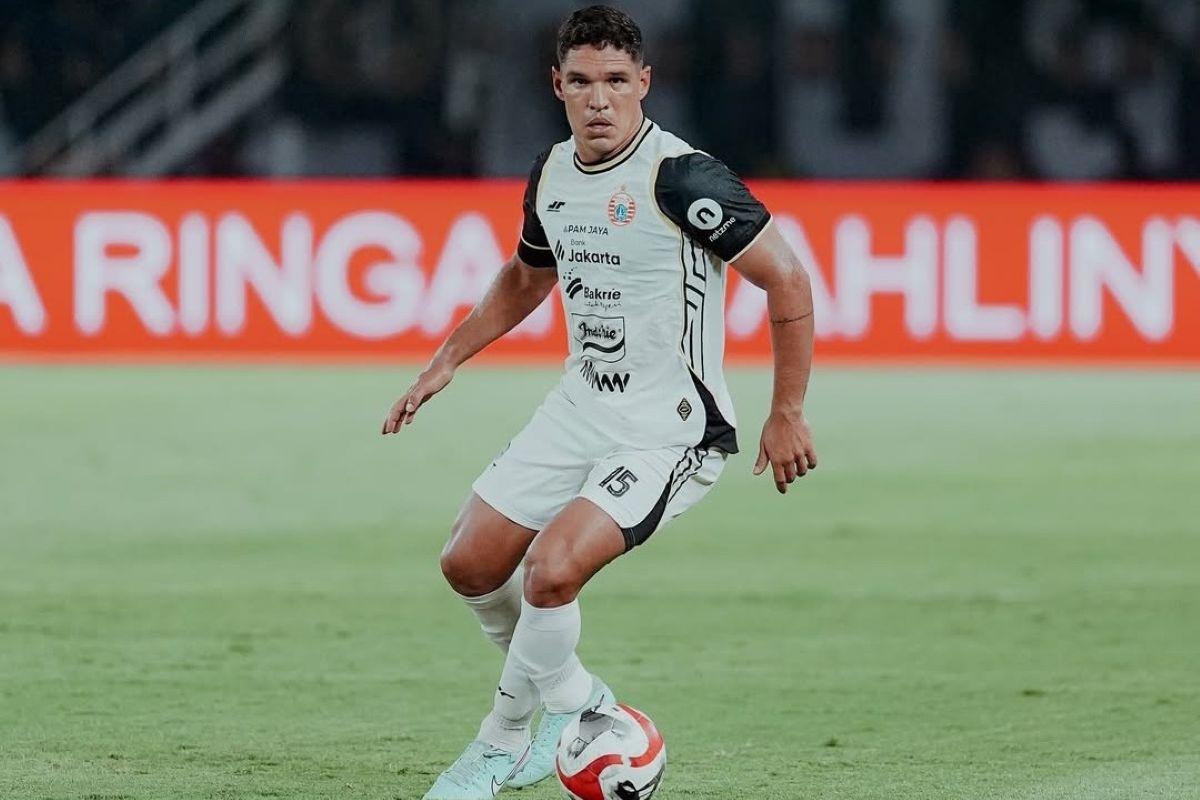 Gelandang Persija Van Basty Sousa siap hadapi PSBS Biak di Solo tanpa The Jakmania. (instagram.com) - Image