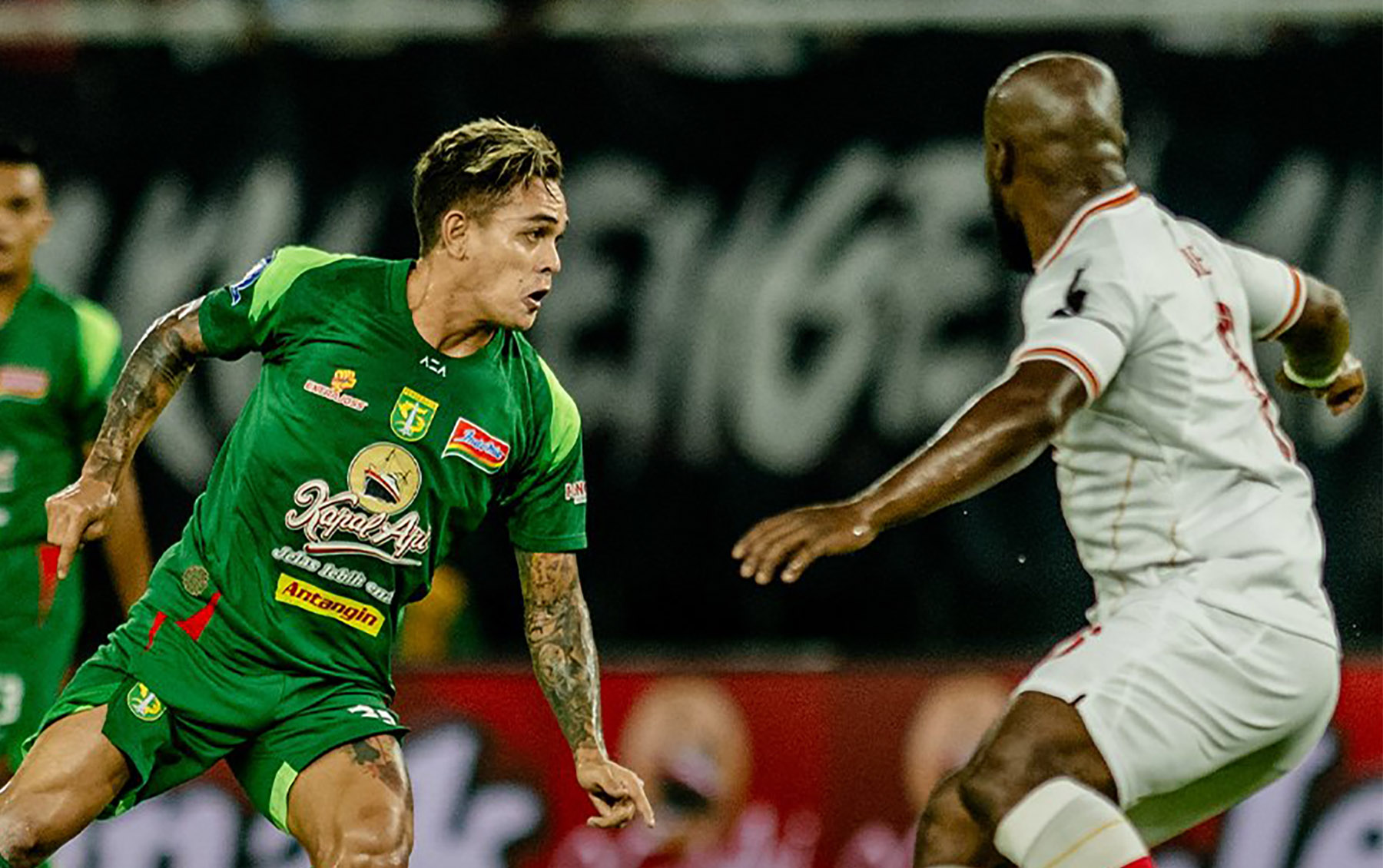 Aksi Gali Freitas saat melawan Persis Solo. (Dok. X Persebaya) - Image