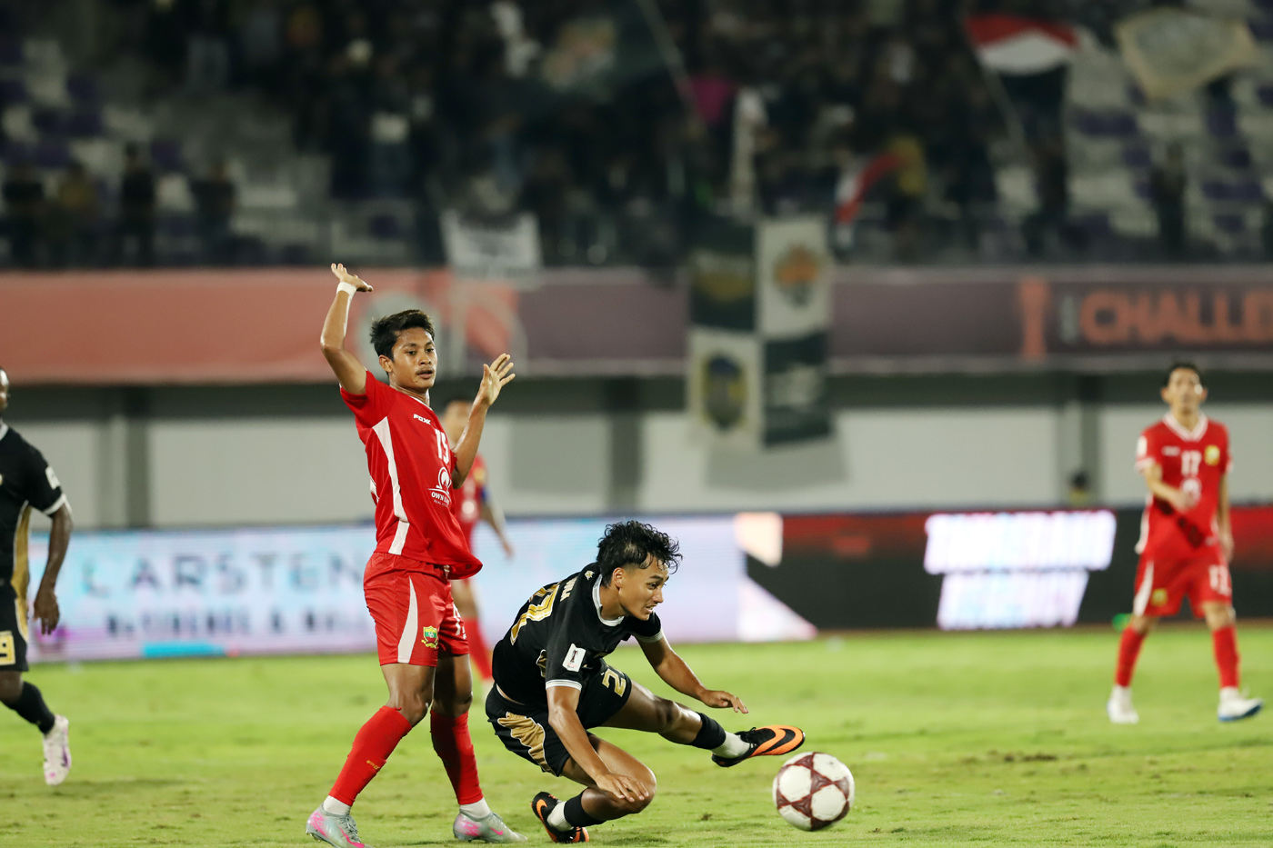 Dewa United Banten va Shan United pada pertandingan AFC Challenge Club di Stadion Indomilk Arena, Ka