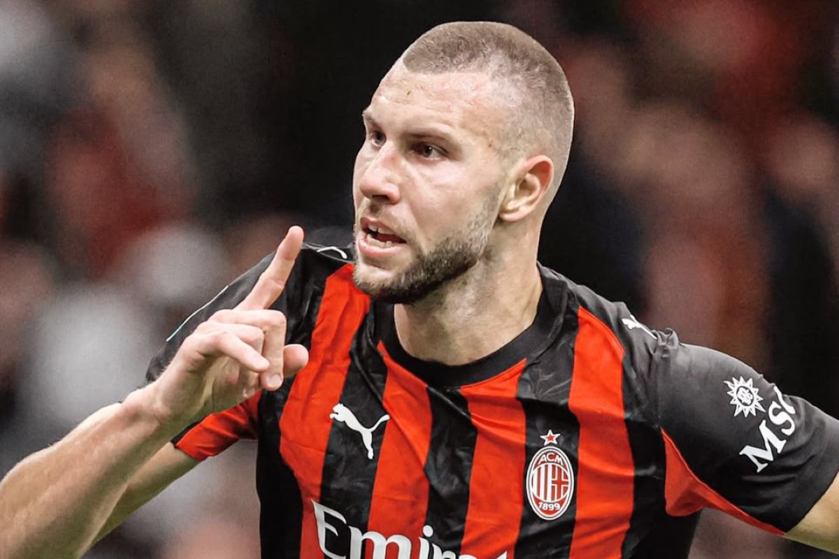Selebrasi Strahinja Pavlovic setelah cetak gol untuk AC Milan kalahkan AS Roma. (Dok. AC Milan) - Image