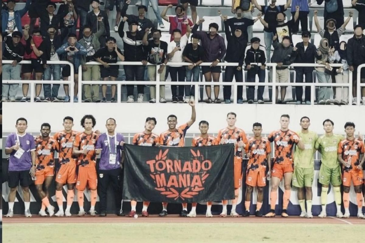 Tornado mania kritik manajemen Kendal Tornado FC. (Istimewa) - Image