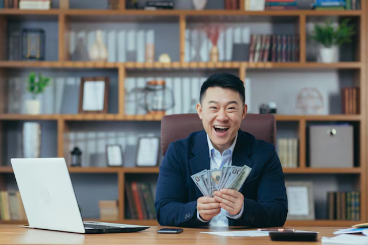 seseorang yang rezekinya naik daun./Freepik/user25451090 - Image