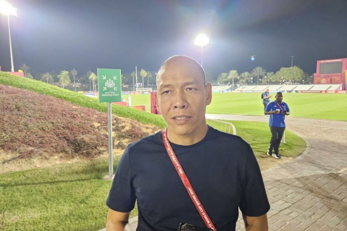 Pelatih timnas Indonesia U-17 Nova Arianto. (Rauf Adipati/Antara) - Image
