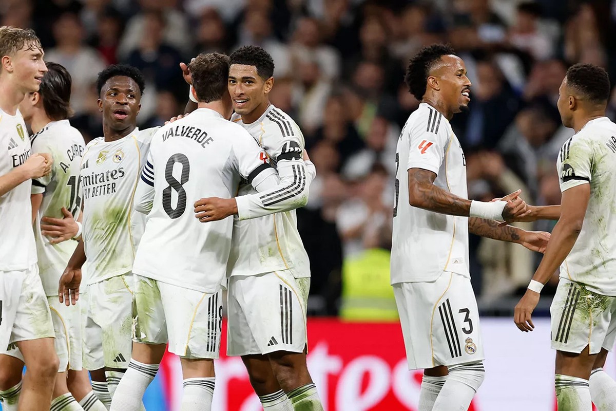 Fede Valverde, Jude Bellingham, Dean Huijsen, Eder Militao, dan Kylian Mbappe rayakan gol. (Dok Real Madrid) - Image