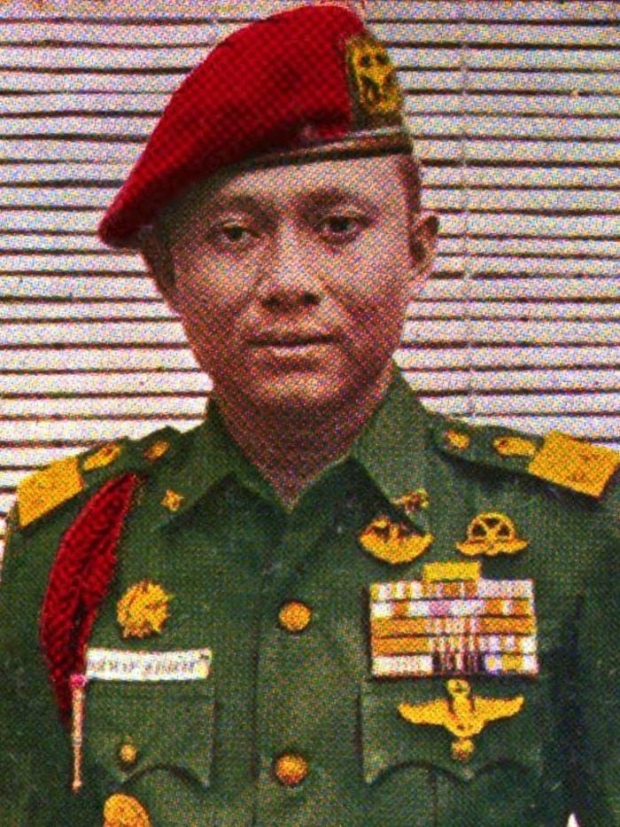 Potret Sarwo Edhie Wibowo, mantan panglima Resimen Pasukan Komando Angkatan Darat (RPKAD) atau Kopassus. (Wikipedia) - Image