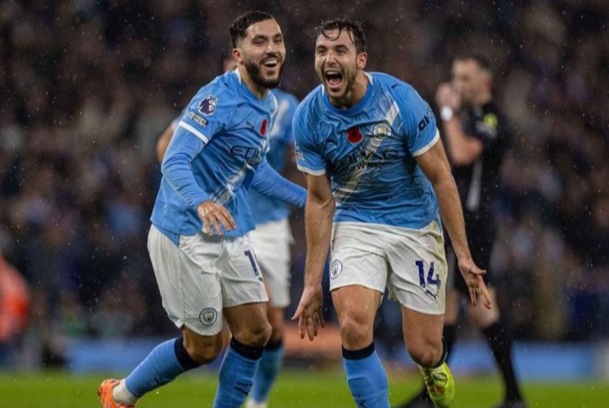 Pemain Manchester City berselebrasi setelah mencetak gol ke gawang Liverpool dalam pertandingan Liga Inggris. (Xinhua/Antara) - Image