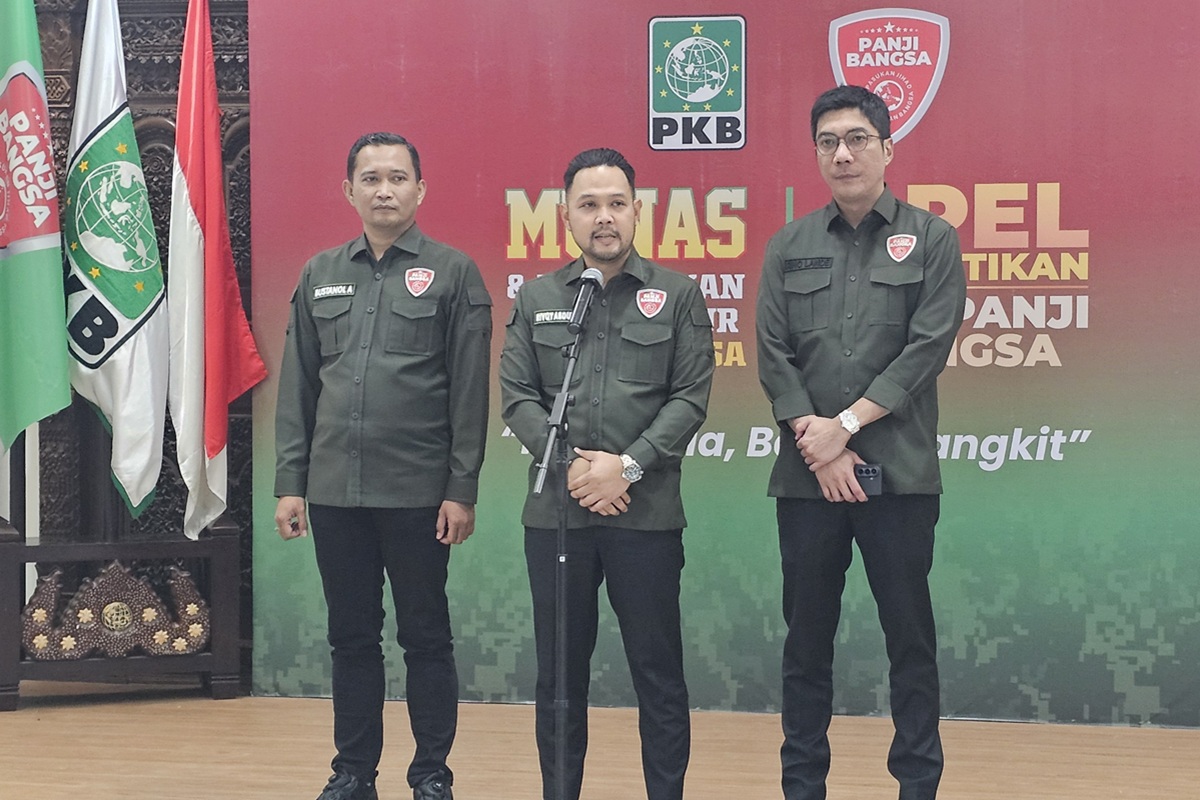 Ketua Umum Panji Bangsa, Rivqy Abdul Halim, menggelar konferensi pers di kantor DPP PKB, Jakarta, Senin (17/11). (Ridwan/JawaPos.com) - Image