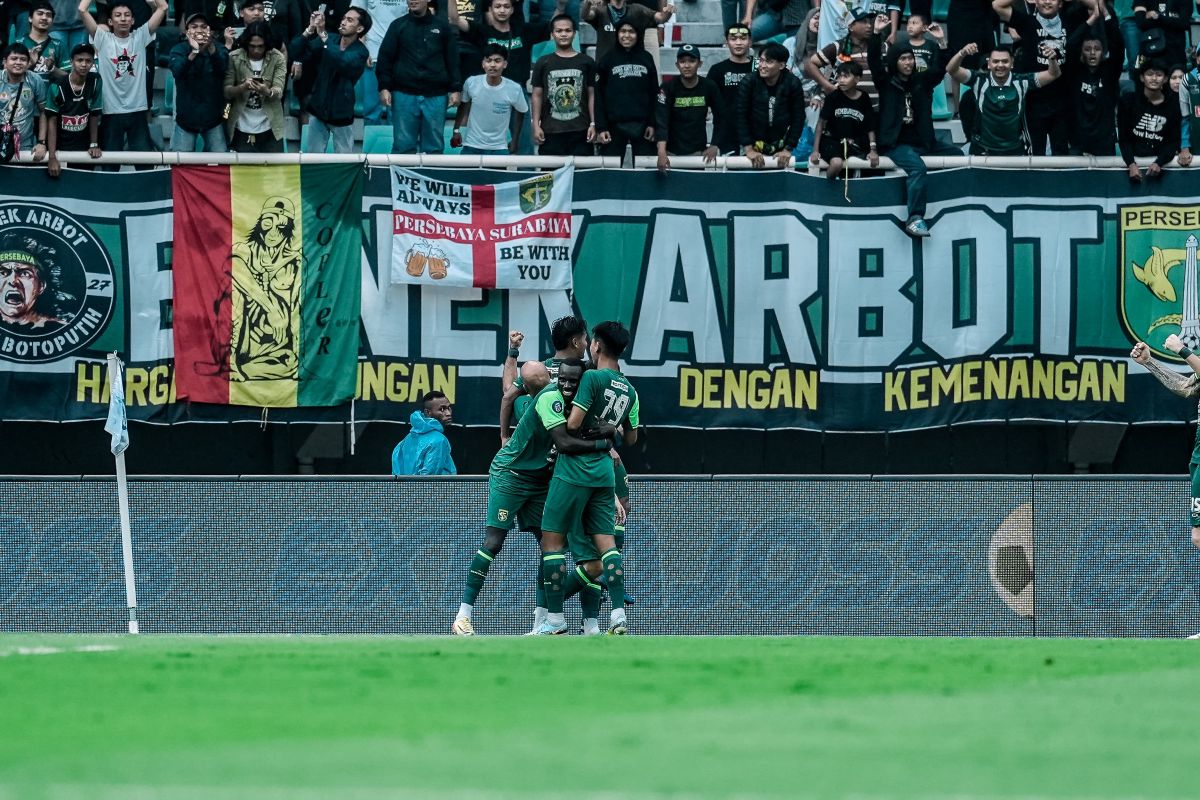 Momen Persebaya Surabaya menang dramatis 3-2 atas Arema FC saat terakhir kali kedua tim bentrok di Stadion Gelora Bung Tomo pada musim lalu. (Dok Persebaya) - Image
