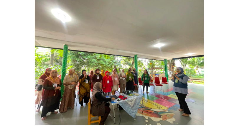 Sejumlah lansia saat mengikuti program
